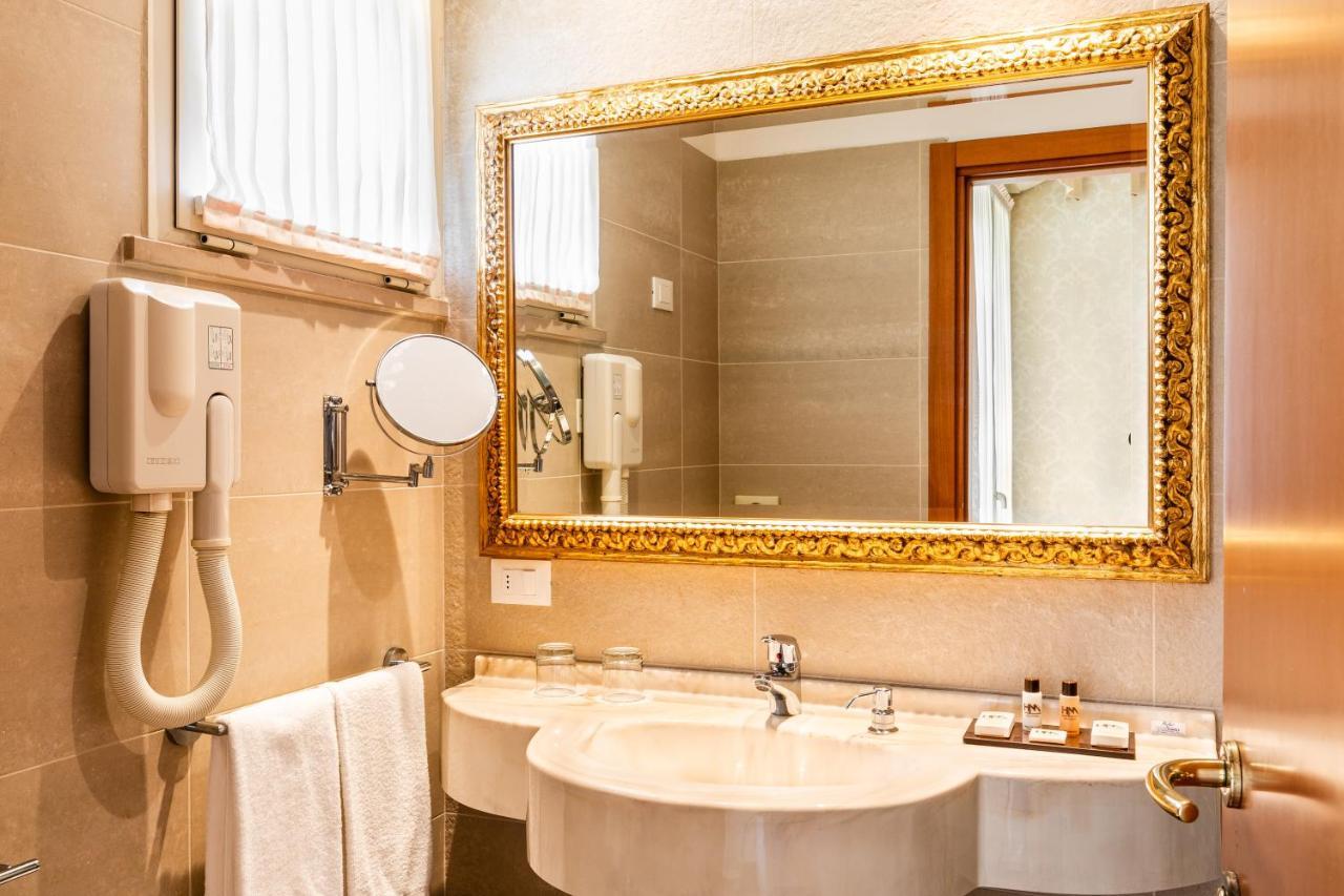 Hotel Mazzanti Milano Marittima Exteriör bild